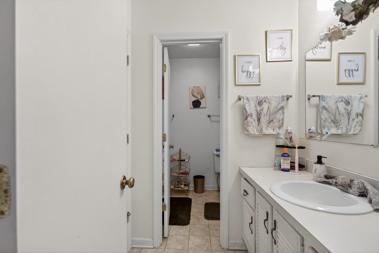 860 VINE ST, HARRISONBURG, Virginia 22801, 2 Bedrooms Bedrooms, ,1 BathroomBathrooms,Residential,860 VINE ST,673018 MLS # 673018