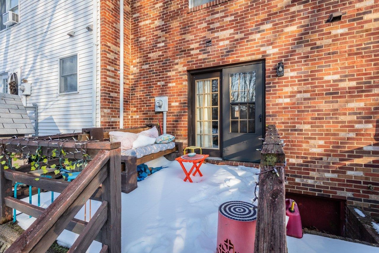 860 VINE ST, HARRISONBURG, Virginia 22801, 2 Bedrooms Bedrooms, ,1 BathroomBathrooms,Residential,860 VINE ST,673018 MLS # 673018