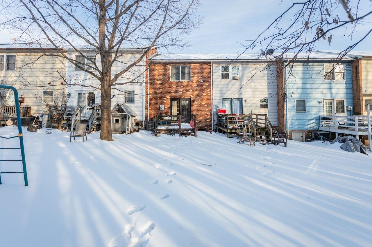 860 VINE ST, HARRISONBURG, Virginia 22801, 2 Bedrooms Bedrooms, ,1 BathroomBathrooms,Residential,860 VINE ST,673018 MLS # 673018