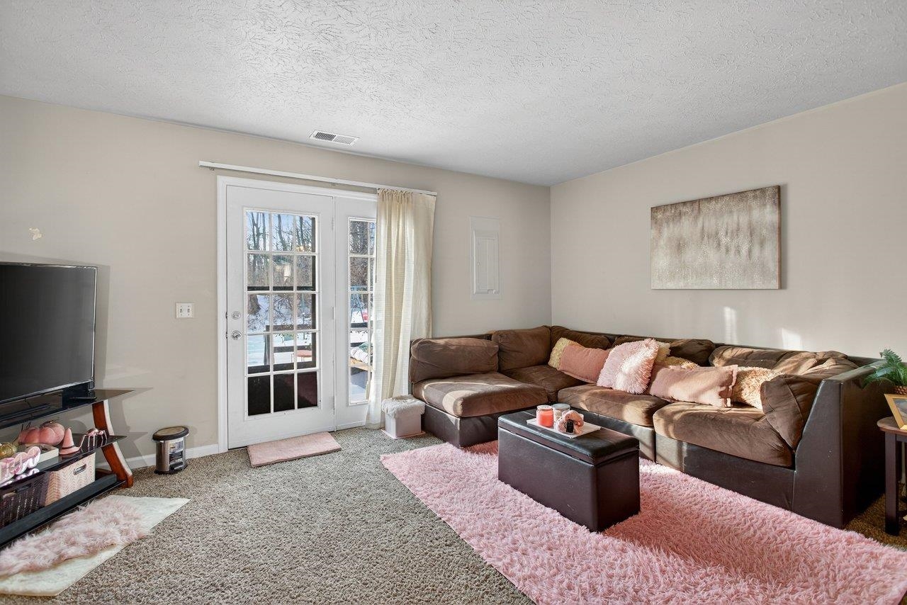 860 VINE ST, HARRISONBURG, Virginia 22801, 2 Bedrooms Bedrooms, ,1 BathroomBathrooms,Residential,860 VINE ST,673018 MLS # 673018