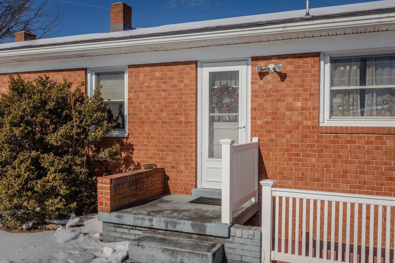 1125 HARMAN RD, ROCKINGHAM, Virginia 22802, 3 Bedrooms Bedrooms, ,1 BathroomBathrooms,Residential,Classic Brick Ranch, Convenient Living.,1125 HARMAN RD,673142 MLS # 673142