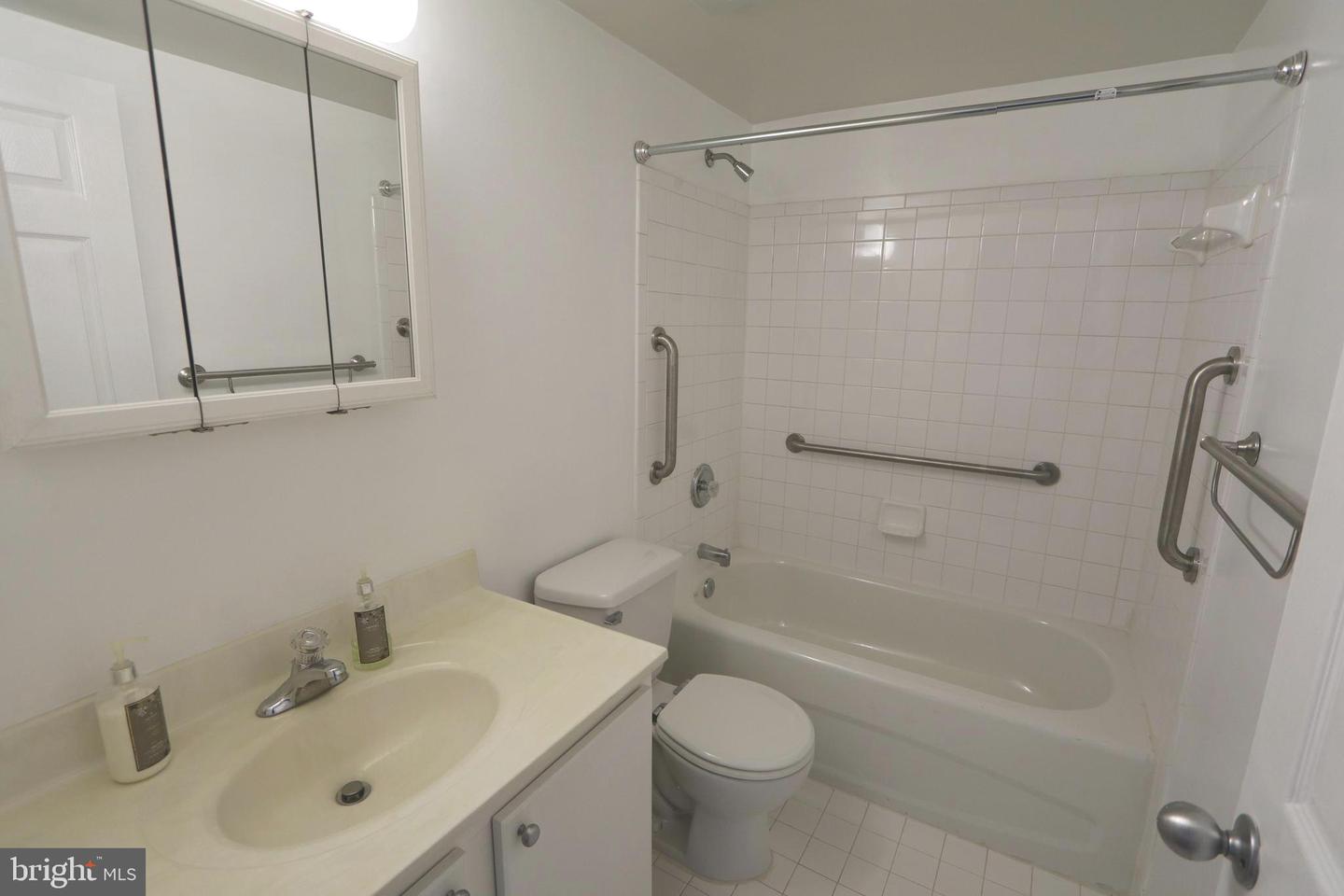 2605 DOUGLASS RD SE #102, WASHINGTON, District Of Columbia 20020, 2 Bedrooms Bedrooms, ,2 BathroomsBathrooms,Residential,For sale,2605 DOUGLASS RD SE #102,DCDC2234840 MLS # DCDC2234840