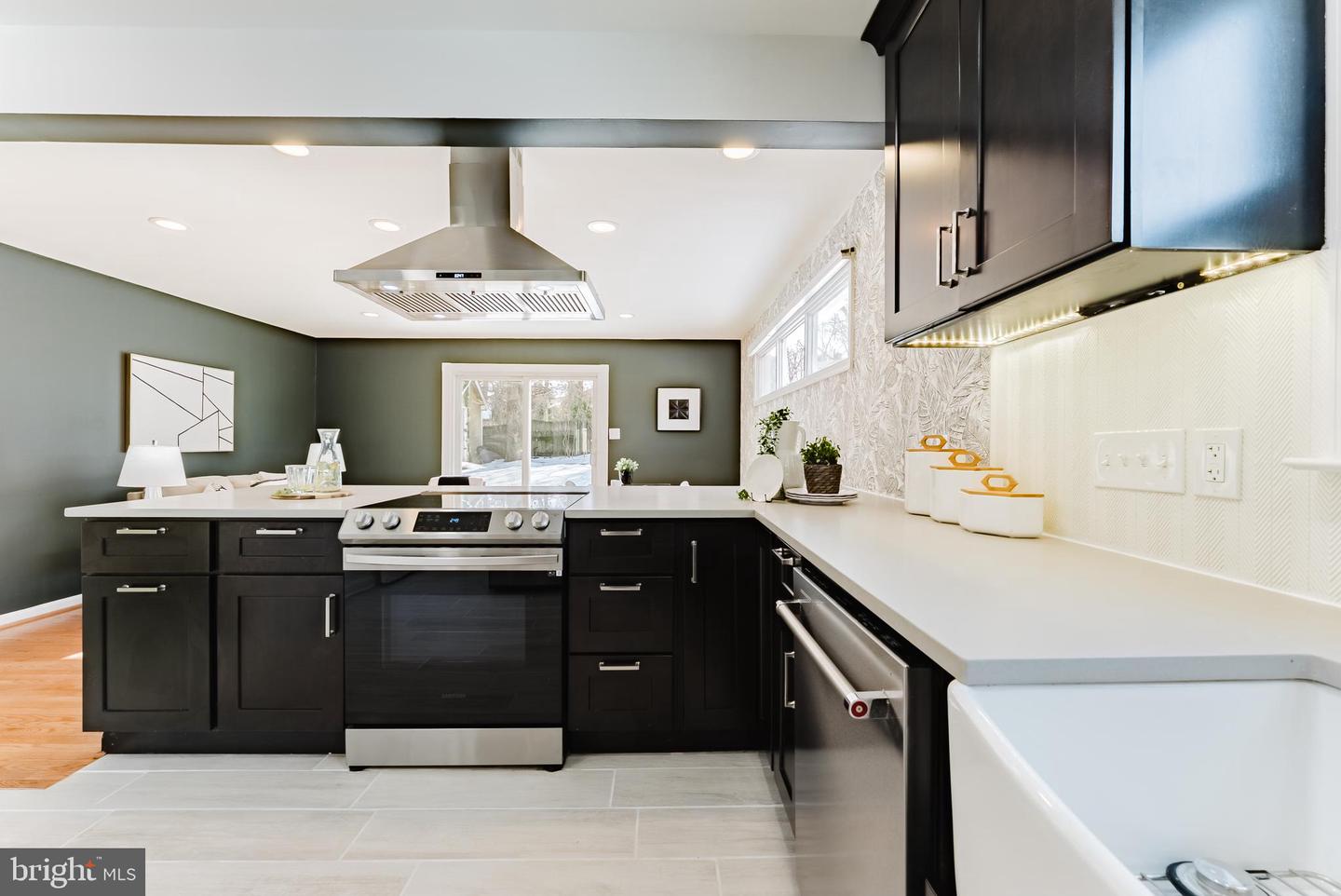 4148 ADDISON RD, FAIRFAX, Virginia 22030, 3 Bedrooms Bedrooms, ,2 BathroomsBathrooms,Residential,For sale,4148 ADDISON RD,VAFC2007586 MLS # VAFC2007586