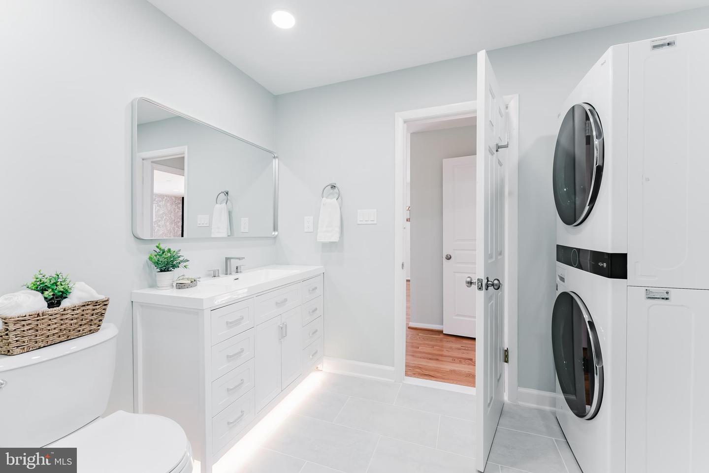 4148 ADDISON RD, FAIRFAX, Virginia 22030, 3 Bedrooms Bedrooms, ,2 BathroomsBathrooms,Residential,For sale,4148 ADDISON RD,VAFC2007586 MLS # VAFC2007586