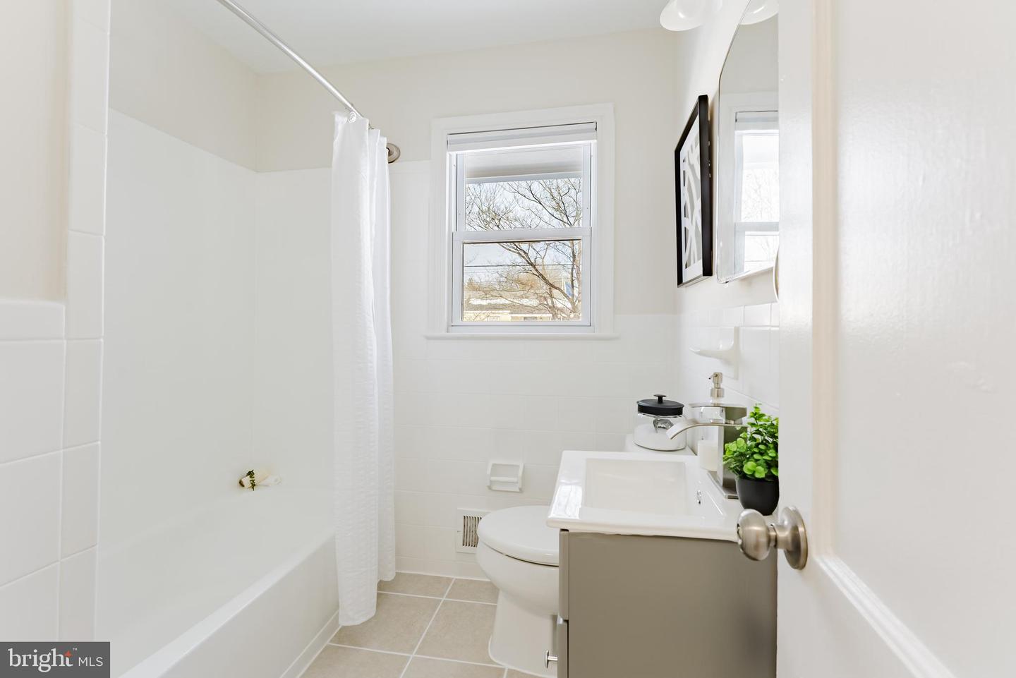 4148 ADDISON RD, FAIRFAX, Virginia 22030, 3 Bedrooms Bedrooms, ,2 BathroomsBathrooms,Residential,For sale,4148 ADDISON RD,VAFC2007586 MLS # VAFC2007586