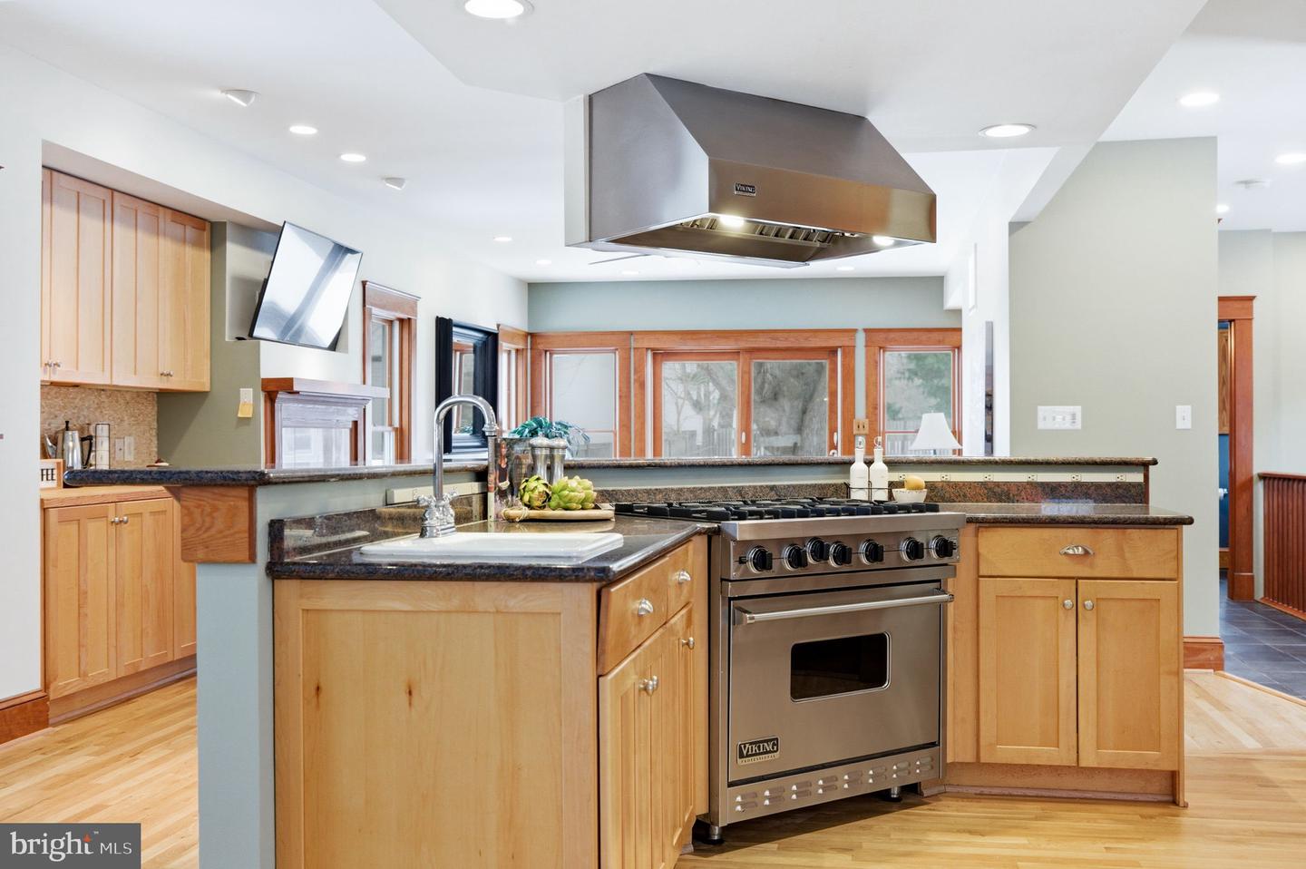 126 S 29TH ST, PURCELLVILLE, Virginia 20132, 4 Bedrooms Bedrooms, ,3 BathroomsBathrooms,Residential,For sale,126 S 29TH ST,VALO2113658 MLS # VALO2113658