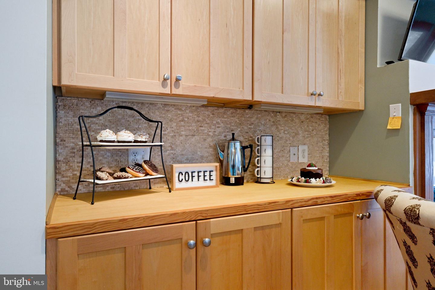 126 S 29TH ST, PURCELLVILLE, Virginia 20132, 4 Bedrooms Bedrooms, ,3 BathroomsBathrooms,Residential,For sale,126 S 29TH ST,VALO2113658 MLS # VALO2113658