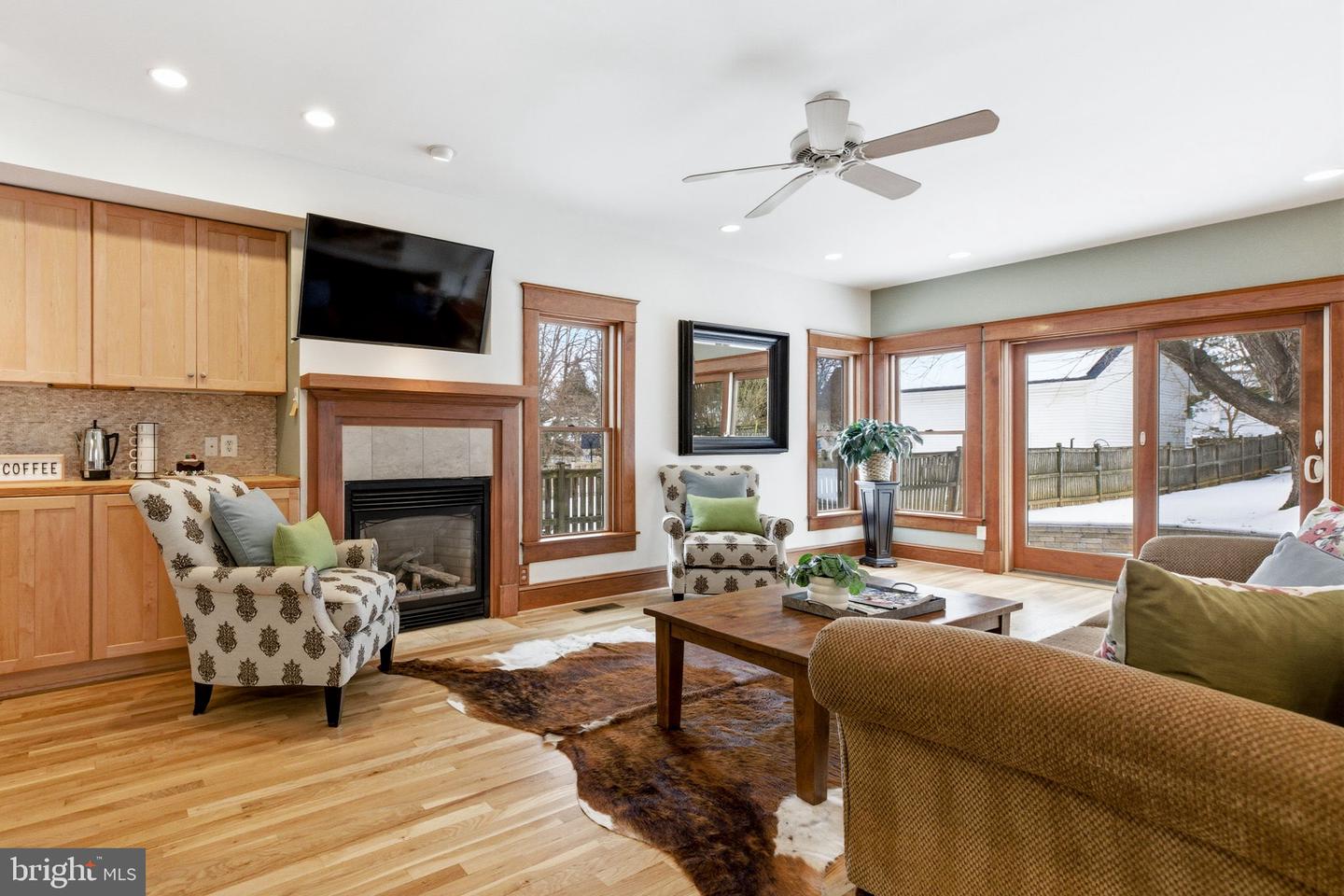 126 S 29TH ST, PURCELLVILLE, Virginia 20132, 4 Bedrooms Bedrooms, ,3 BathroomsBathrooms,Residential,For sale,126 S 29TH ST,VALO2113658 MLS # VALO2113658