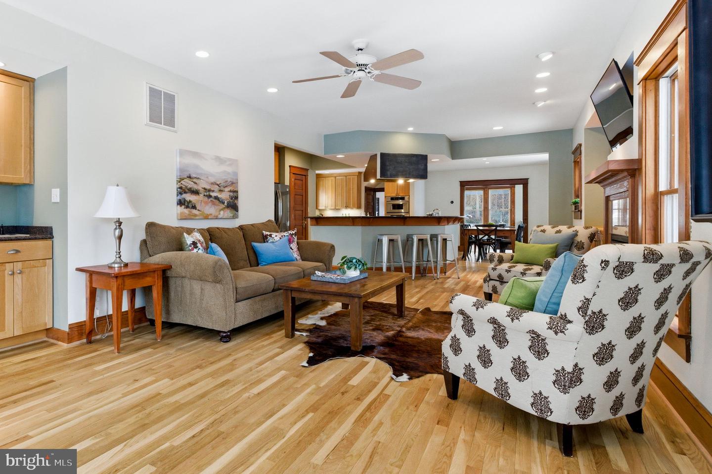 126 S 29TH ST, PURCELLVILLE, Virginia 20132, 4 Bedrooms Bedrooms, ,3 BathroomsBathrooms,Residential,For sale,126 S 29TH ST,VALO2113658 MLS # VALO2113658