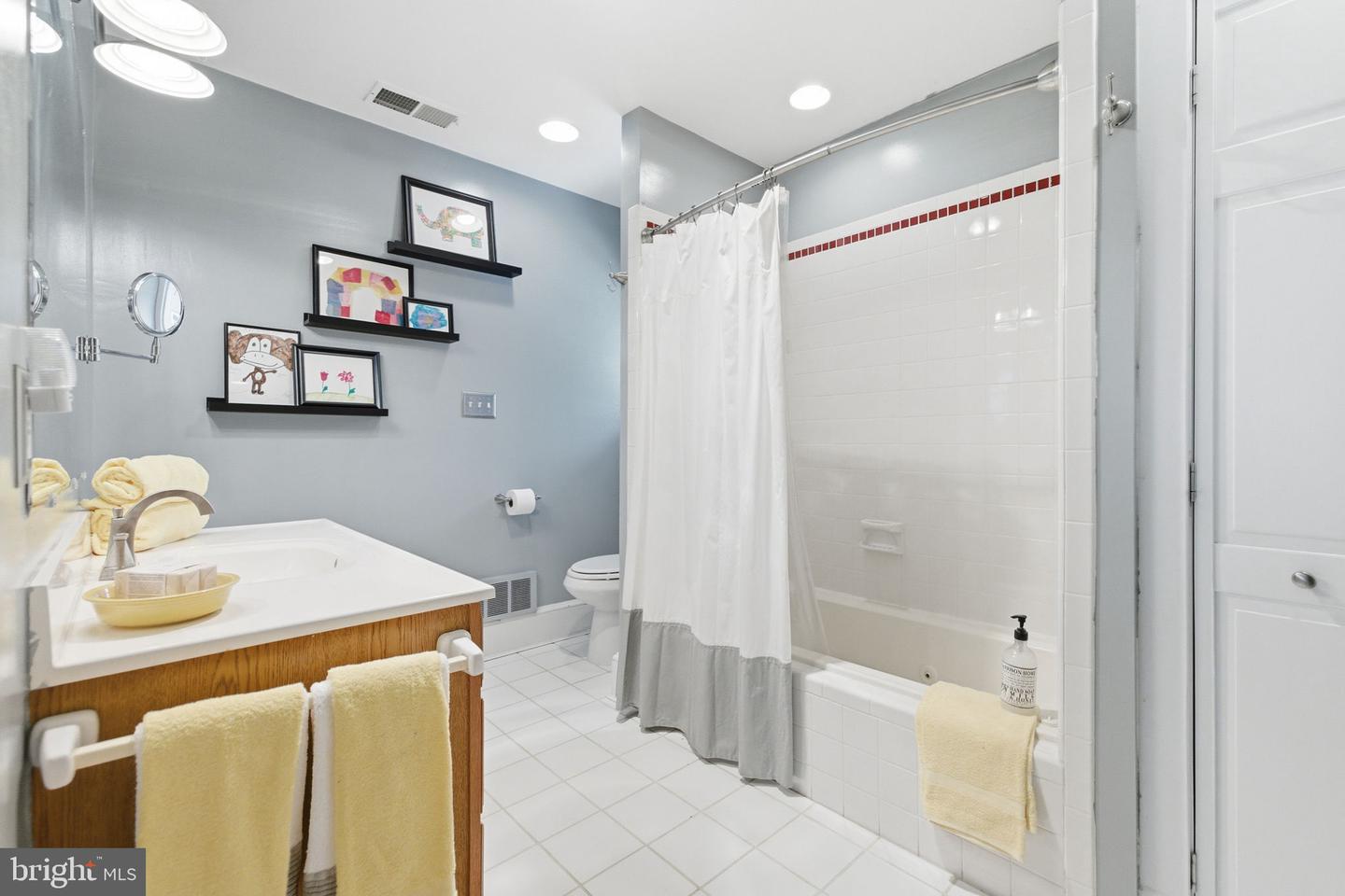 126 S 29TH ST, PURCELLVILLE, Virginia 20132, 4 Bedrooms Bedrooms, ,3 BathroomsBathrooms,Residential,For sale,126 S 29TH ST,VALO2113658 MLS # VALO2113658