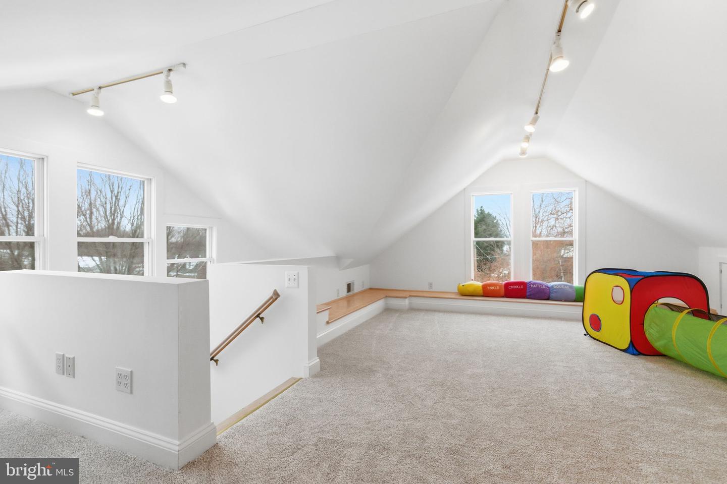 126 S 29TH ST, PURCELLVILLE, Virginia 20132, 4 Bedrooms Bedrooms, ,3 BathroomsBathrooms,Residential,For sale,126 S 29TH ST,VALO2113658 MLS # VALO2113658