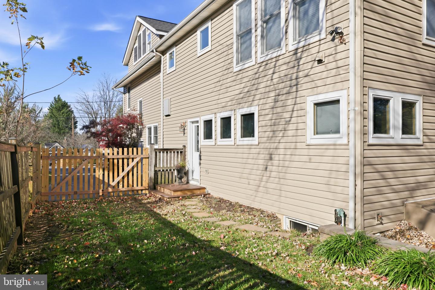 126 S 29TH ST, PURCELLVILLE, Virginia 20132, 4 Bedrooms Bedrooms, ,3 BathroomsBathrooms,Residential,For sale,126 S 29TH ST,VALO2113658 MLS # VALO2113658