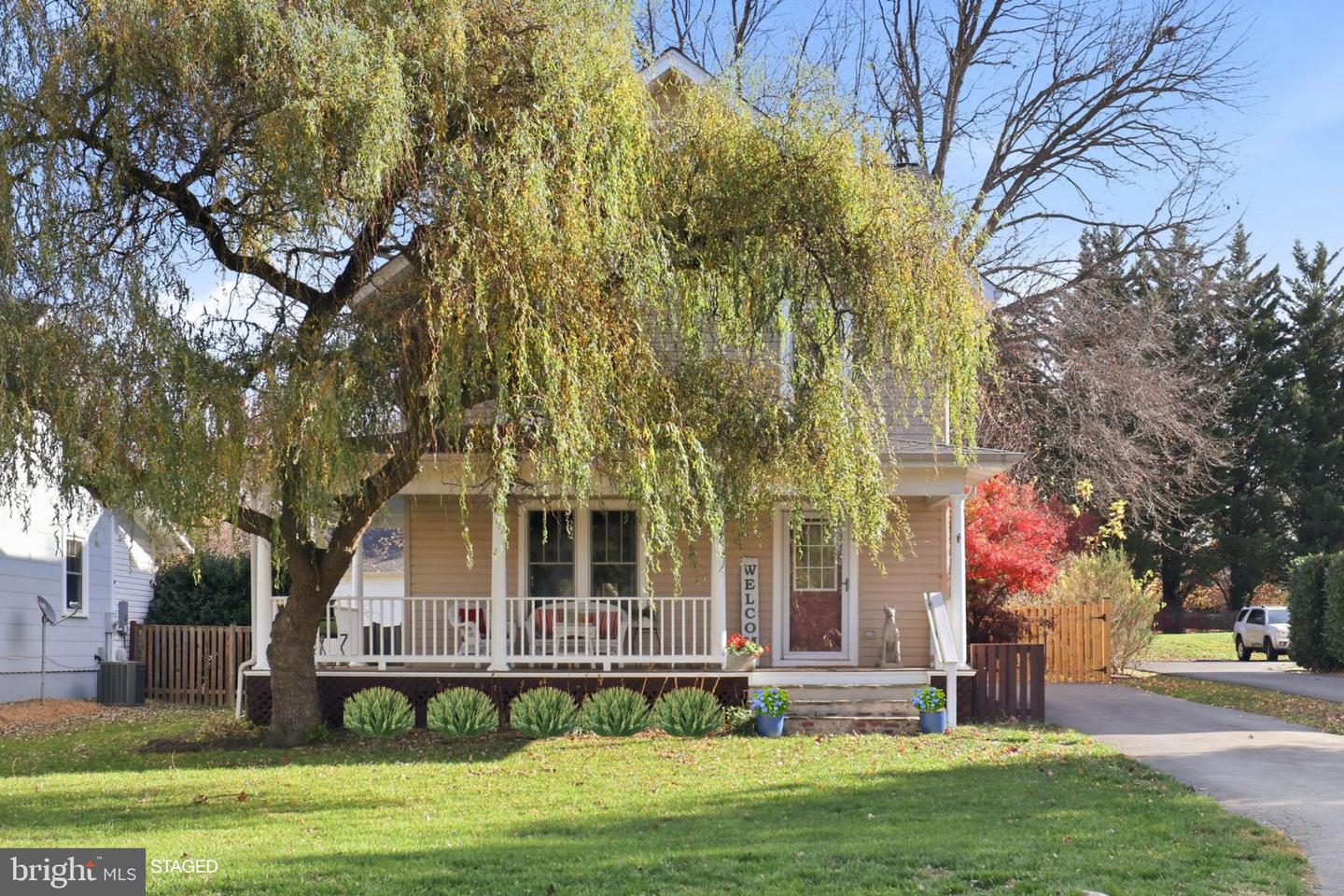 126 S 29TH ST, PURCELLVILLE, Virginia 20132, 4 Bedrooms Bedrooms, ,3 BathroomsBathrooms,Residential,For sale,126 S 29TH ST,VALO2113658 MLS # VALO2113658