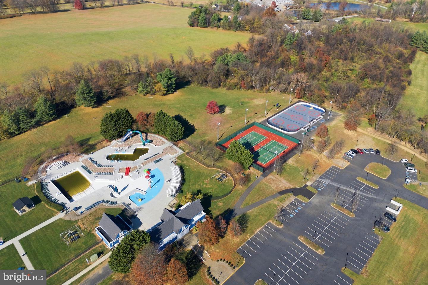 126 S 29TH ST, PURCELLVILLE, Virginia 20132, 4 Bedrooms Bedrooms, ,3 BathroomsBathrooms,Residential,For sale,126 S 29TH ST,VALO2113658 MLS # VALO2113658