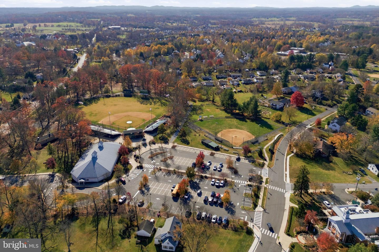 126 S 29TH ST, PURCELLVILLE, Virginia 20132, 4 Bedrooms Bedrooms, ,3 BathroomsBathrooms,Residential,For sale,126 S 29TH ST,VALO2113658 MLS # VALO2113658