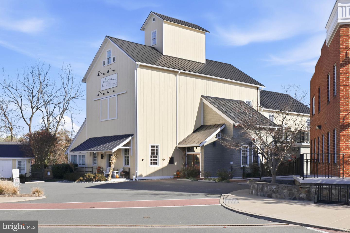 126 S 29TH ST, PURCELLVILLE, Virginia 20132, 4 Bedrooms Bedrooms, ,3 BathroomsBathrooms,Residential,For sale,126 S 29TH ST,VALO2113658 MLS # VALO2113658