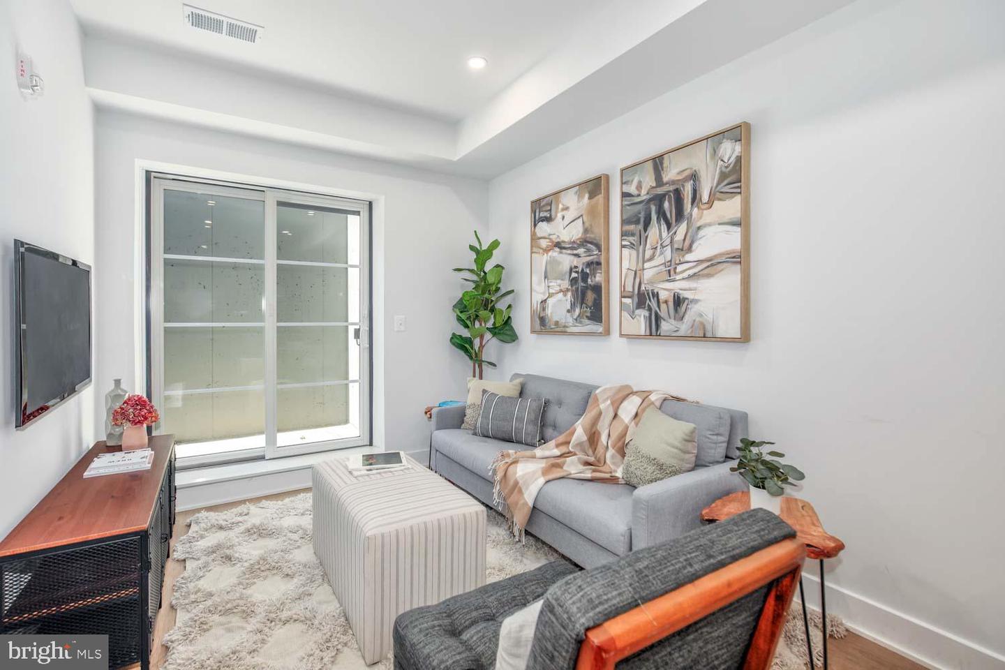 2310 4TH ST NE #5, WASHINGTON, District Of Columbia 20002, 1 Bedroom Bedrooms, ,1 BathroomBathrooms,Residential,For sale,2310 4TH ST NE #5,DCDC2244178 MLS # DCDC2244178