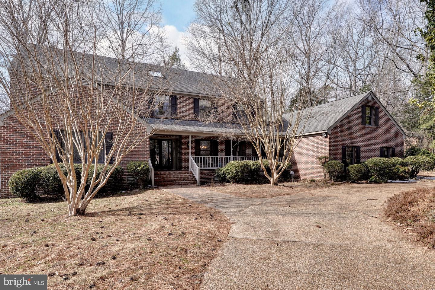 137 LINKS OF LEITH, WILLIAMSBURG, Virginia 23188, 4 Bedrooms Bedrooms, 12 Rooms Rooms,5 BathroomsBathrooms,Residential,For sale,137 LINKS OF LEITH,VAJC2000592 MLS # VAJC2000592