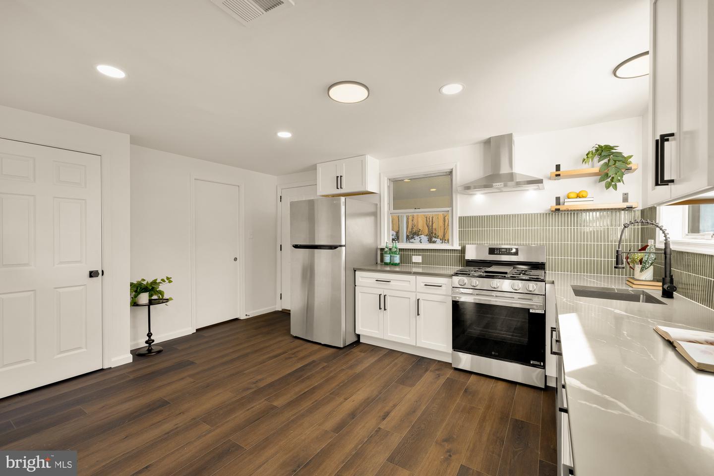 3021 GRAHAM RD, FALLS CHURCH, Virginia 22042, 3 Bedrooms Bedrooms, ,2 BathroomsBathrooms,Residential,For sale,3021 GRAHAM RD,VAFX2288738 MLS # VAFX2288738