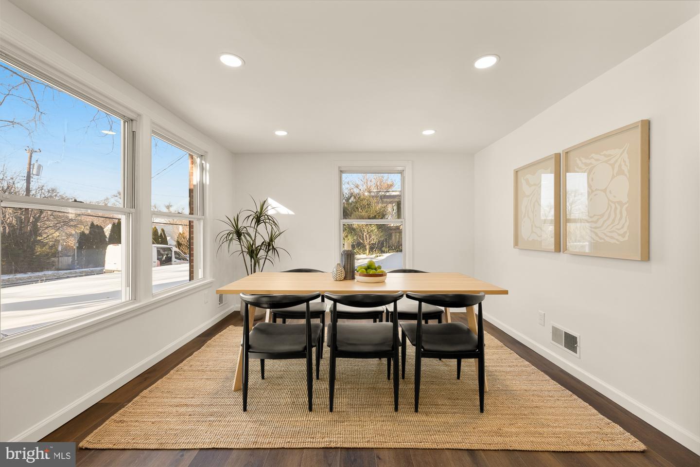 3021 GRAHAM RD, FALLS CHURCH, Virginia 22042, 3 Bedrooms Bedrooms, ,2 BathroomsBathrooms,Residential,For sale,3021 GRAHAM RD,VAFX2288738 MLS # VAFX2288738