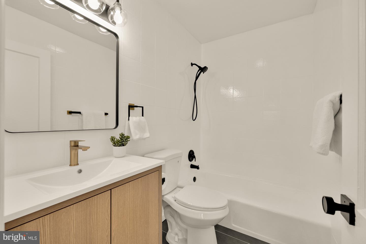 3021 GRAHAM RD, FALLS CHURCH, Virginia 22042, 3 Bedrooms Bedrooms, ,2 BathroomsBathrooms,Residential,For sale,3021 GRAHAM RD,VAFX2288738 MLS # VAFX2288738