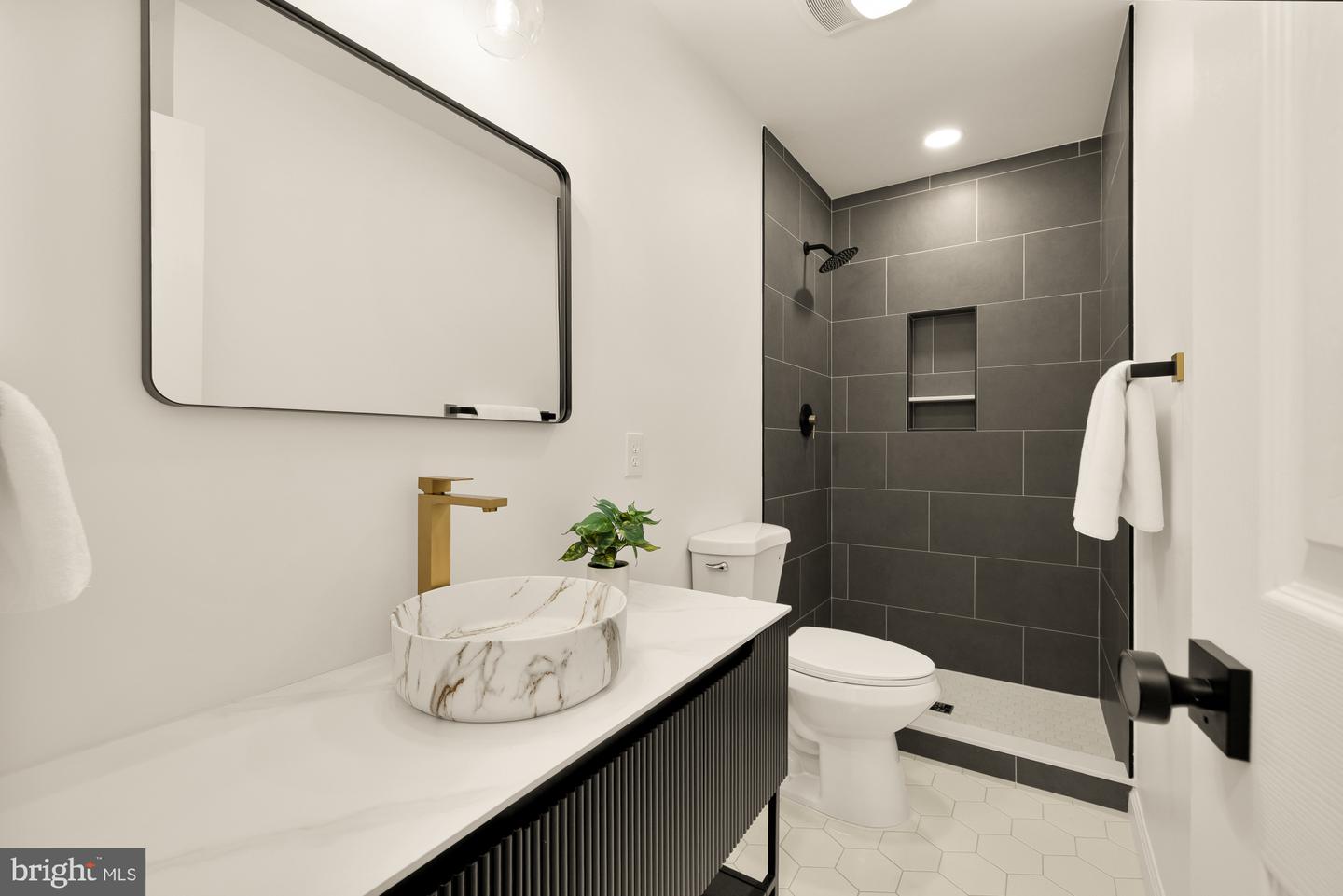 3021 GRAHAM RD, FALLS CHURCH, Virginia 22042, 3 Bedrooms Bedrooms, ,2 BathroomsBathrooms,Residential,For sale,3021 GRAHAM RD,VAFX2288738 MLS # VAFX2288738