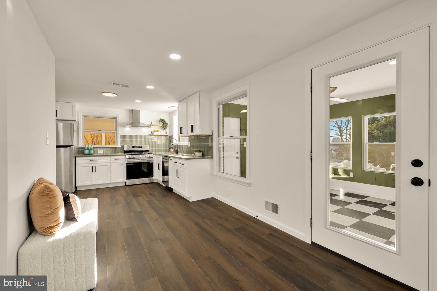 3021 GRAHAM RD, FALLS CHURCH, Virginia 22042, 3 Bedrooms Bedrooms, ,2 BathroomsBathrooms,Residential,For sale,3021 GRAHAM RD,VAFX2288738 MLS # VAFX2288738