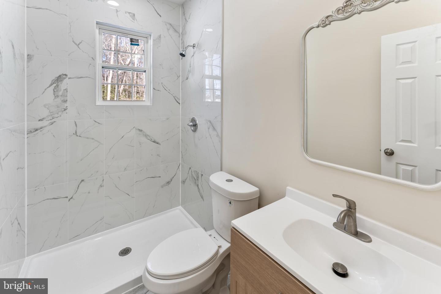 723 LAKE CAROLINE DR, RUTHER GLEN, Virginia 22546, 3 Bedrooms Bedrooms, 13 Rooms Rooms,3 BathroomsBathrooms,Residential,For sale,723 LAKE CAROLINE DR,VACV2009474 MLS # VACV2009474