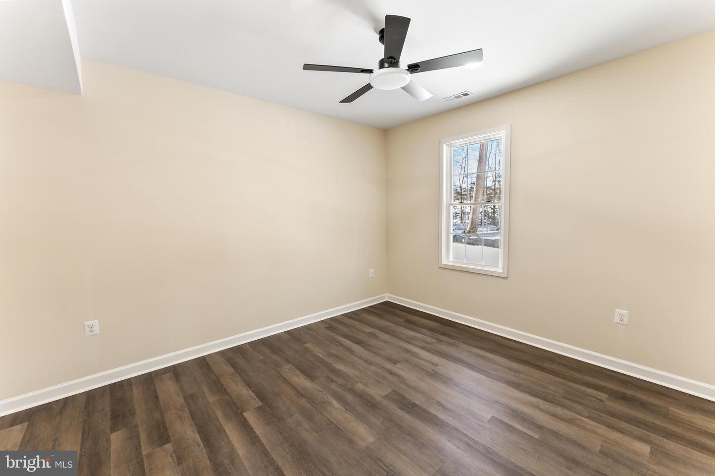 723 LAKE CAROLINE DR, RUTHER GLEN, Virginia 22546, 3 Bedrooms Bedrooms, 13 Rooms Rooms,3 BathroomsBathrooms,Residential,For sale,723 LAKE CAROLINE DR,VACV2009474 MLS # VACV2009474