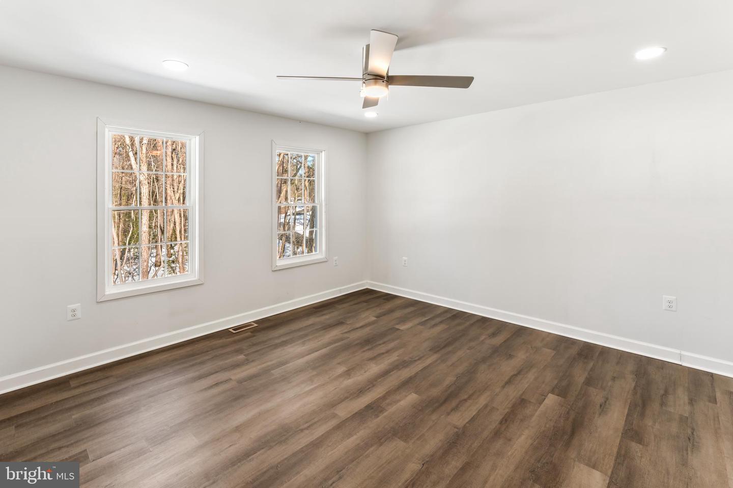 723 LAKE CAROLINE DR, RUTHER GLEN, Virginia 22546, 3 Bedrooms Bedrooms, 13 Rooms Rooms,3 BathroomsBathrooms,Residential,For sale,723 LAKE CAROLINE DR,VACV2009474 MLS # VACV2009474