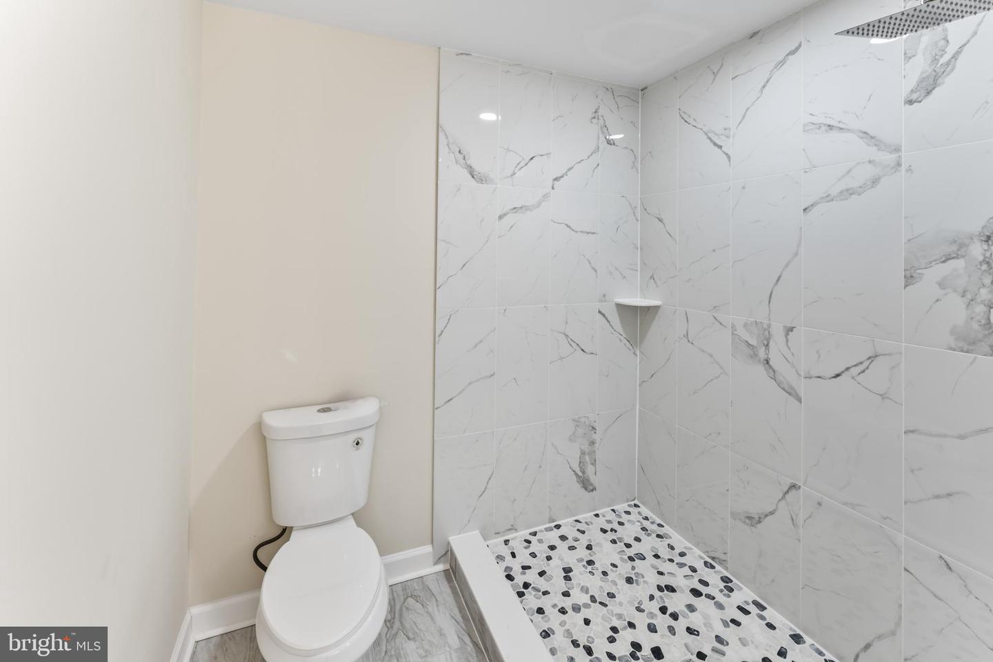 723 LAKE CAROLINE DR, RUTHER GLEN, Virginia 22546, 3 Bedrooms Bedrooms, 13 Rooms Rooms,3 BathroomsBathrooms,Residential,For sale,723 LAKE CAROLINE DR,VACV2009474 MLS # VACV2009474