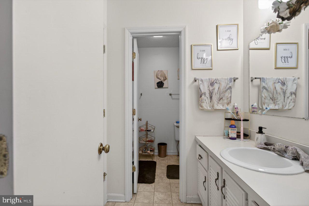 860 VINE ST, HARRISONBURG, Virginia 22802, 2 Bedrooms Bedrooms, ,1 BathroomBathrooms,Residential,For sale,860 VINE ST,VAHC2000548 MLS # VAHC2000548