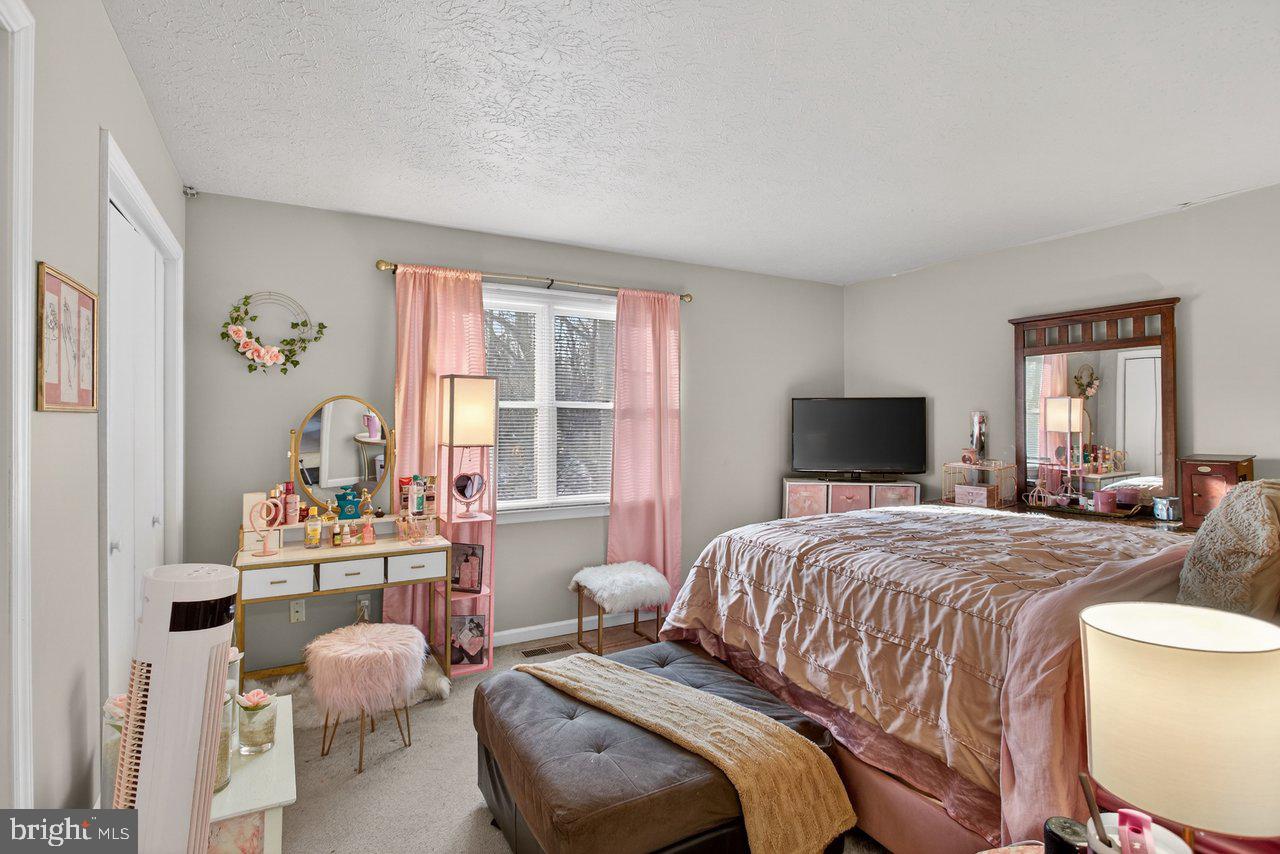 860 VINE ST, HARRISONBURG, Virginia 22802, 2 Bedrooms Bedrooms, ,1 BathroomBathrooms,Residential,For sale,860 VINE ST,VAHC2000548 MLS # VAHC2000548