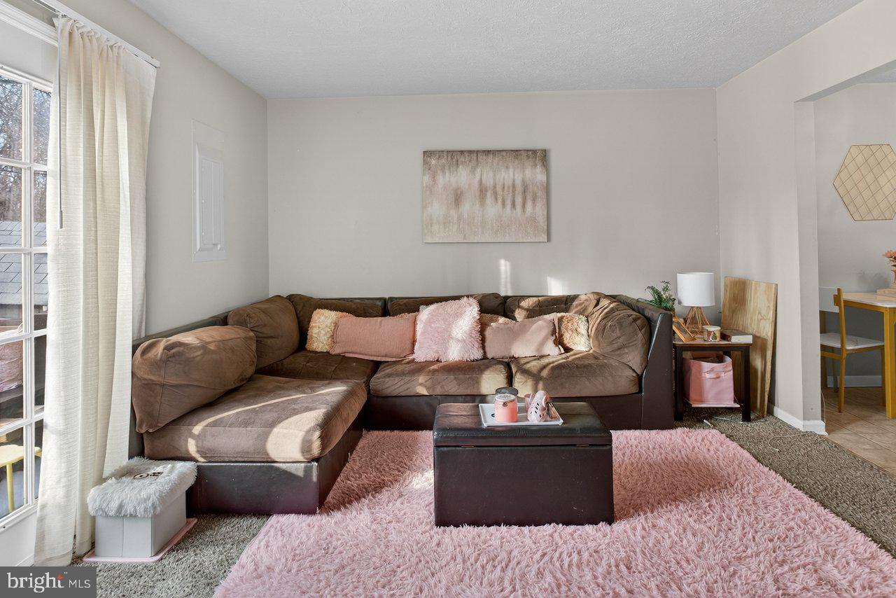 860 VINE ST, HARRISONBURG, Virginia 22802, 2 Bedrooms Bedrooms, ,1 BathroomBathrooms,Residential,For sale,860 VINE ST,VAHC2000548 MLS # VAHC2000548