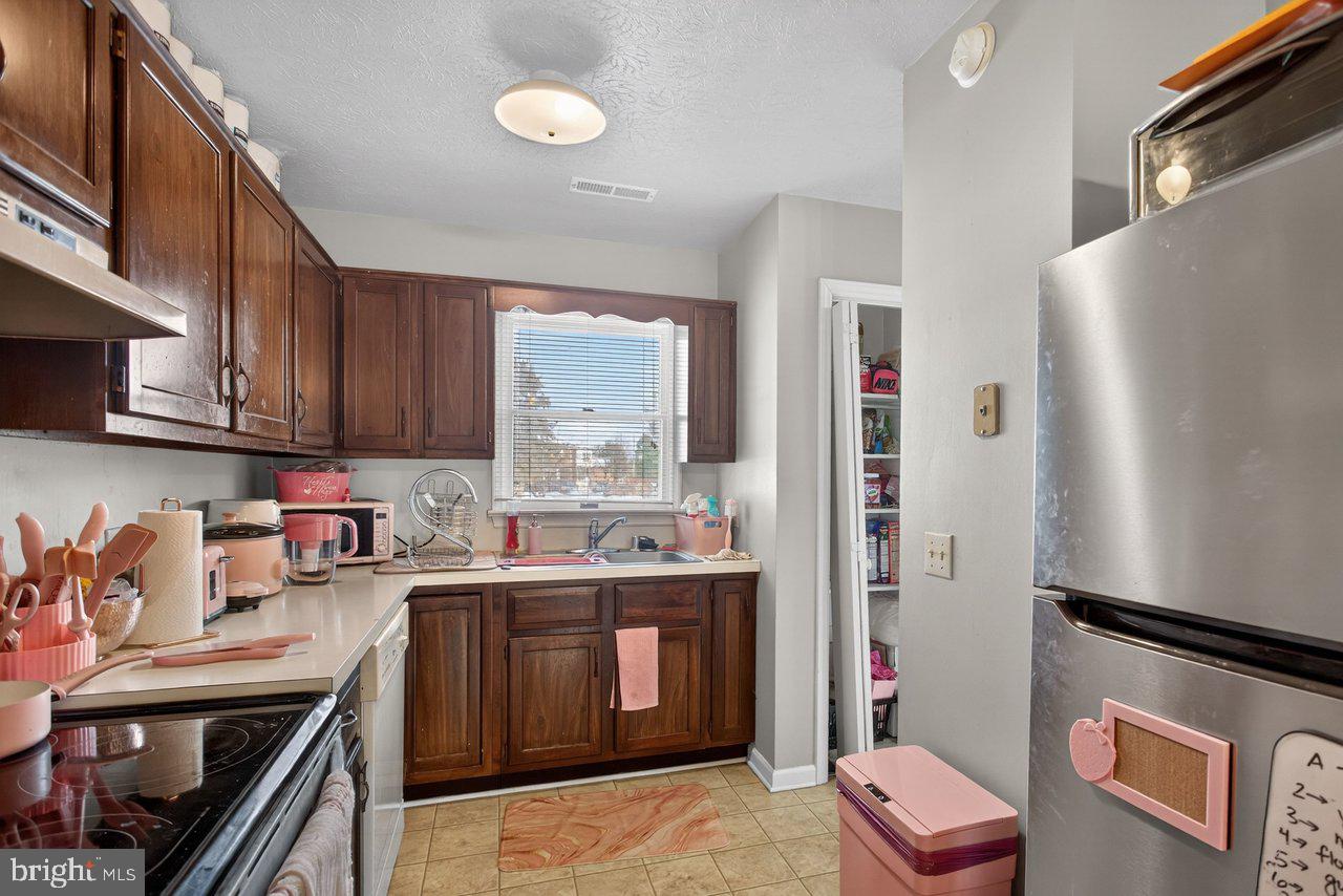 860 VINE ST, HARRISONBURG, Virginia 22802, 2 Bedrooms Bedrooms, ,1 BathroomBathrooms,Residential,For sale,860 VINE ST,VAHC2000548 MLS # VAHC2000548