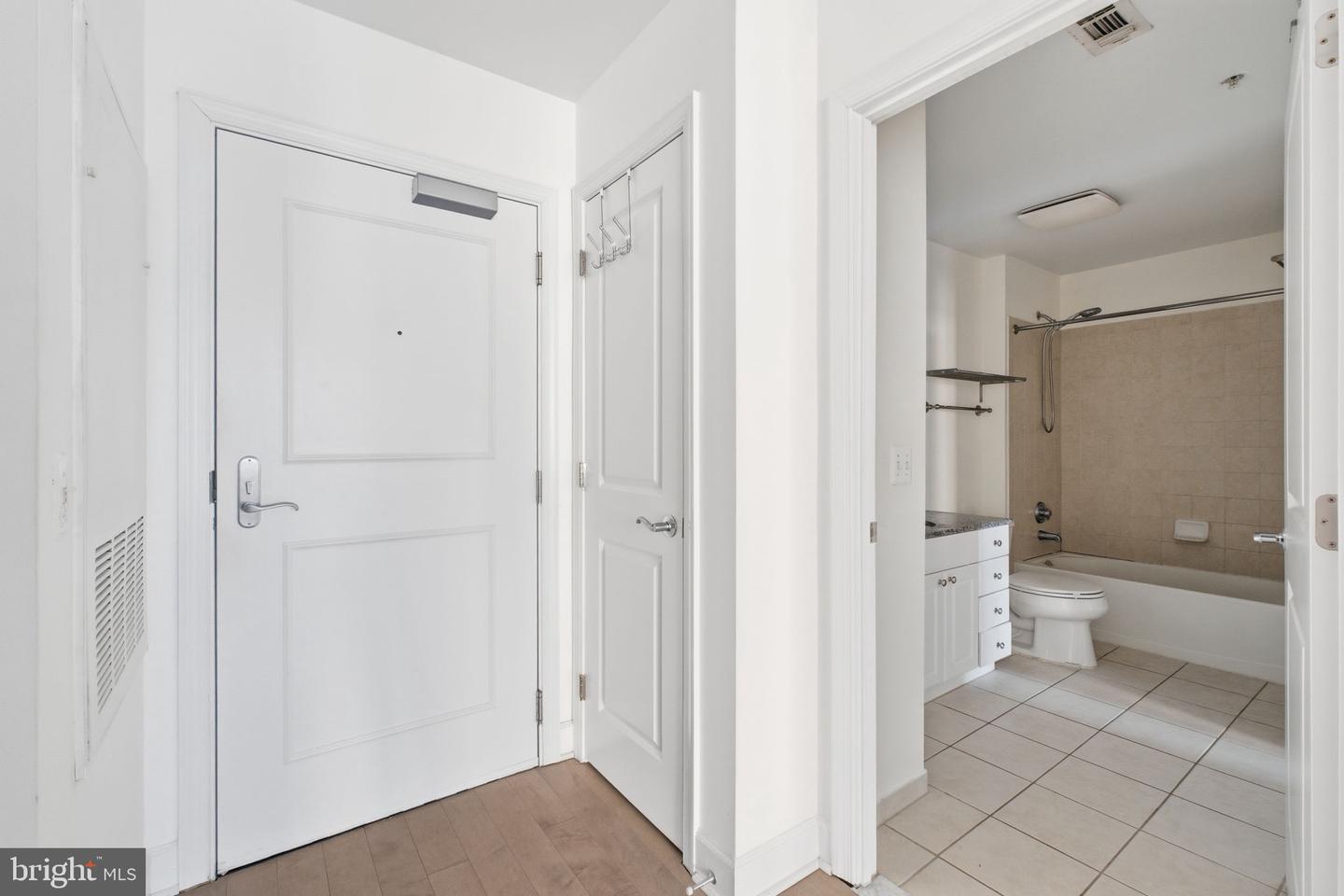 3650 S GLEBE RD S #344, ARLINGTON, Virginia 22202, 1 Bedroom Bedrooms, 4 Rooms Rooms,1 BathroomBathrooms,Residential,For sale,3650 S GLEBE RD S #344,VAAR2068558 MLS # VAAR2068558