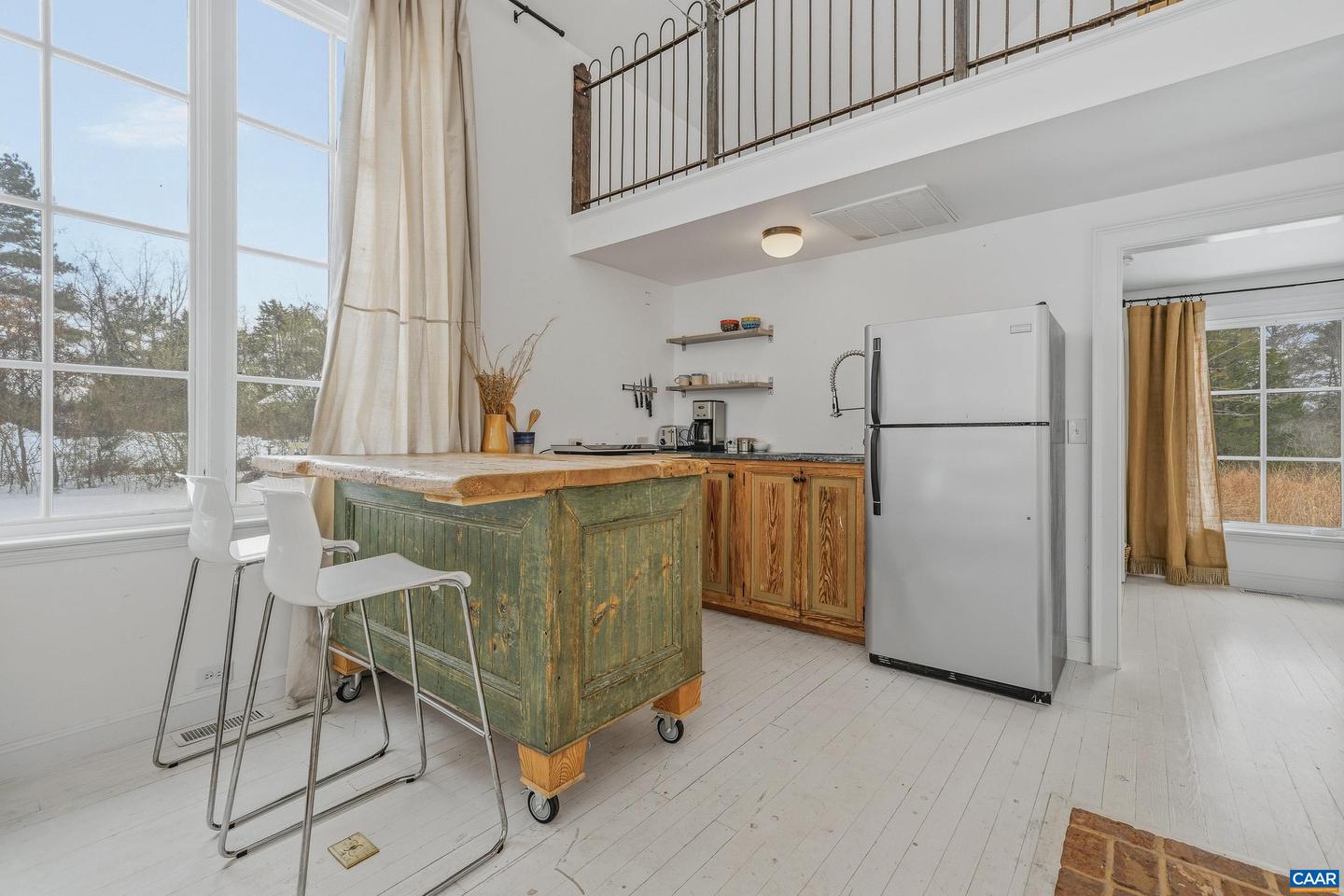 3 BUCK MOUNTAIN RD, EARLYSVILLE, Virginia 22936, 4 Bedrooms Bedrooms, ,3 BathroomsBathrooms,Residential,For sale,3 BUCK MOUNTAIN RD,673077 MLS # 673077