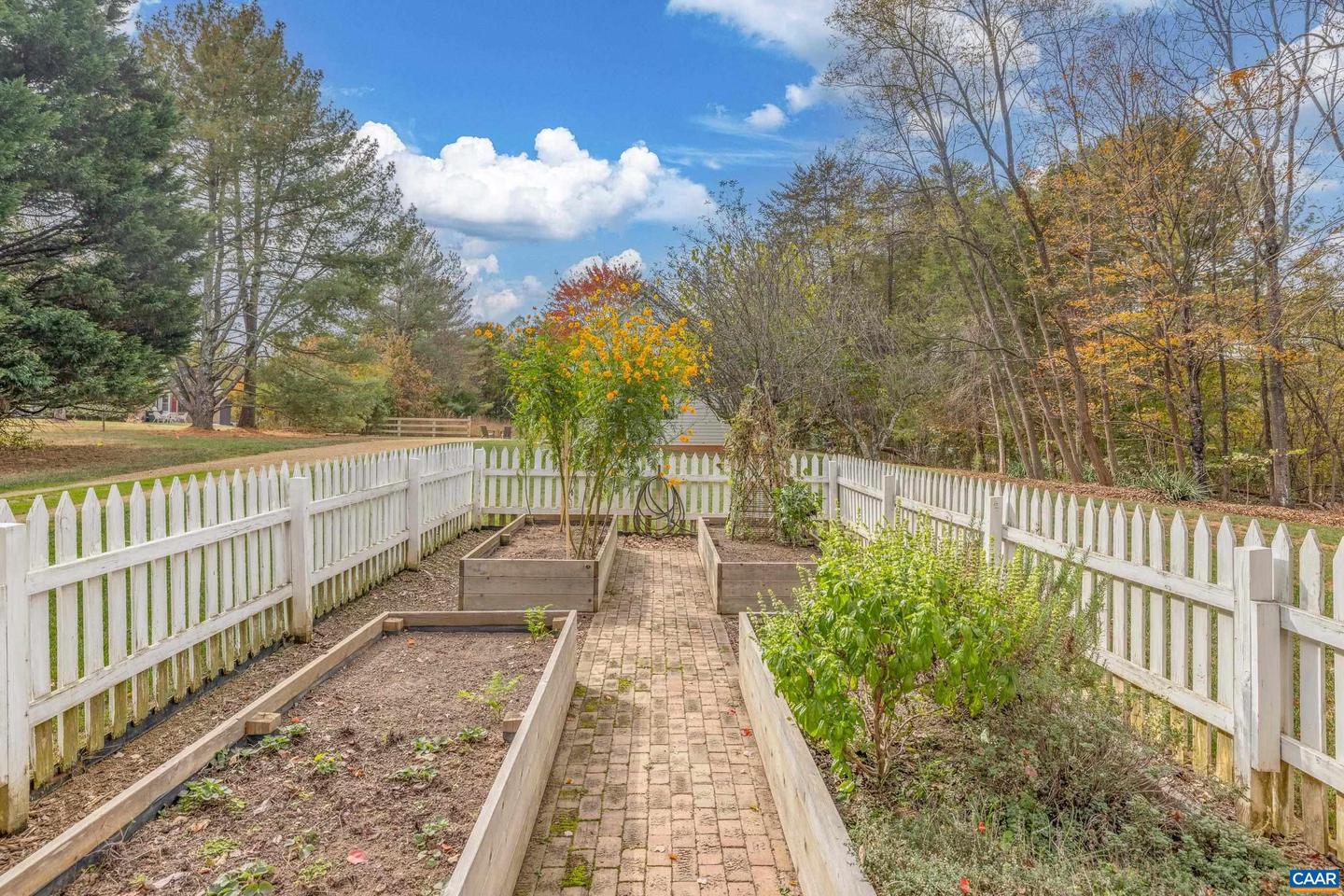 3 BUCK MOUNTAIN RD, EARLYSVILLE, Virginia 22936, 4 Bedrooms Bedrooms, ,3 BathroomsBathrooms,Residential,For sale,3 BUCK MOUNTAIN RD,673077 MLS # 673077