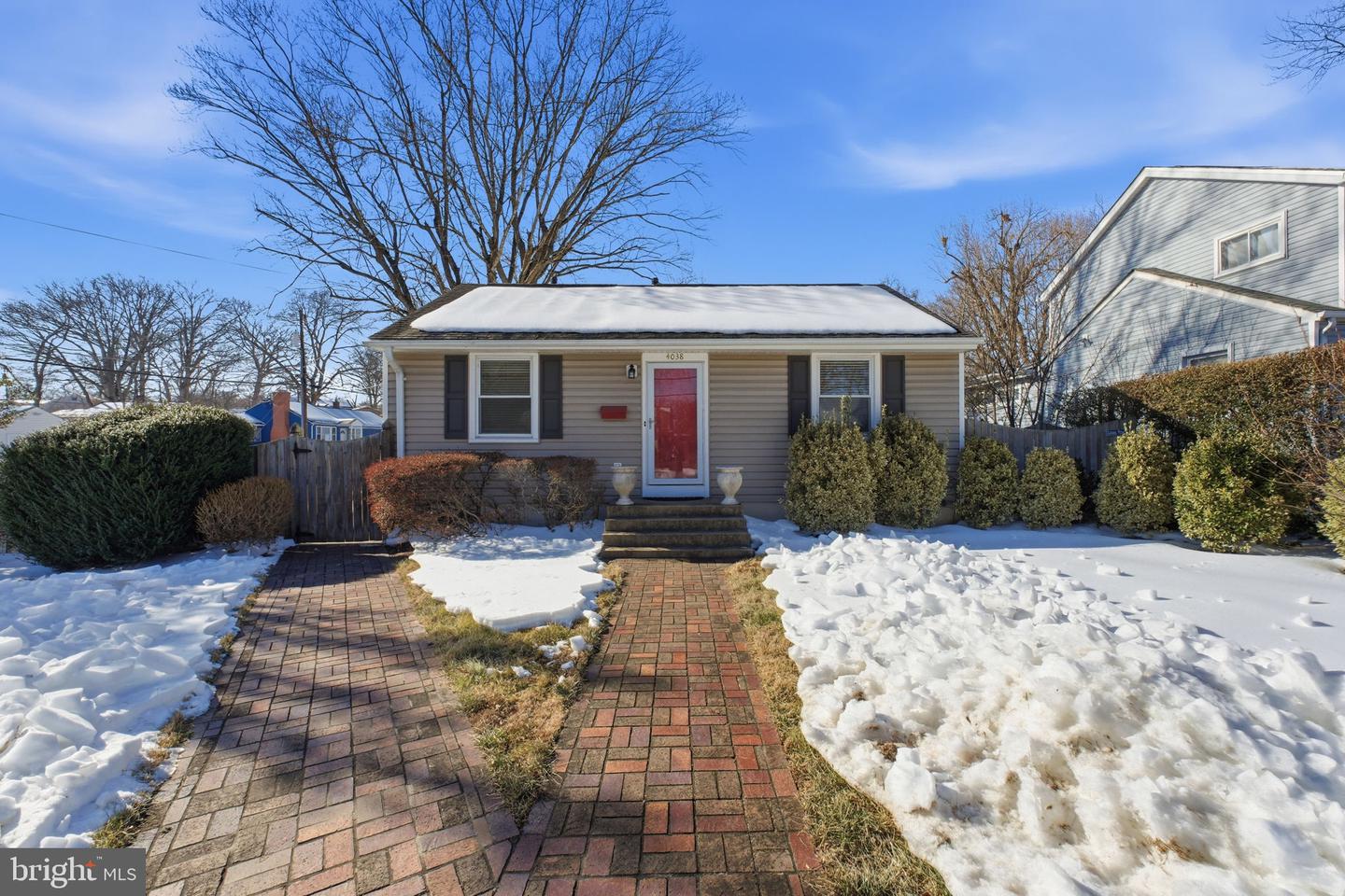 4038 CHESTNUT ST, FAIRFAX, Virginia 22030, 3 Bedrooms Bedrooms, ,2 BathroomsBathrooms,Residential,For sale,4038 CHESTNUT ST,VAFC2007748 MLS # VAFC2007748