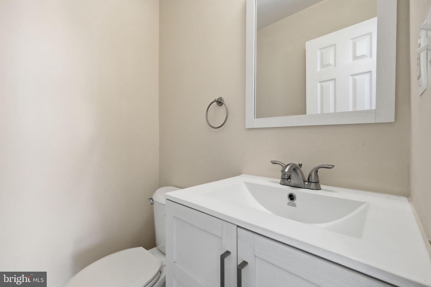 4038 CHESTNUT ST, FAIRFAX, Virginia 22030, 3 Bedrooms Bedrooms, ,2 BathroomsBathrooms,Residential,For sale,4038 CHESTNUT ST,VAFC2007748 MLS # VAFC2007748