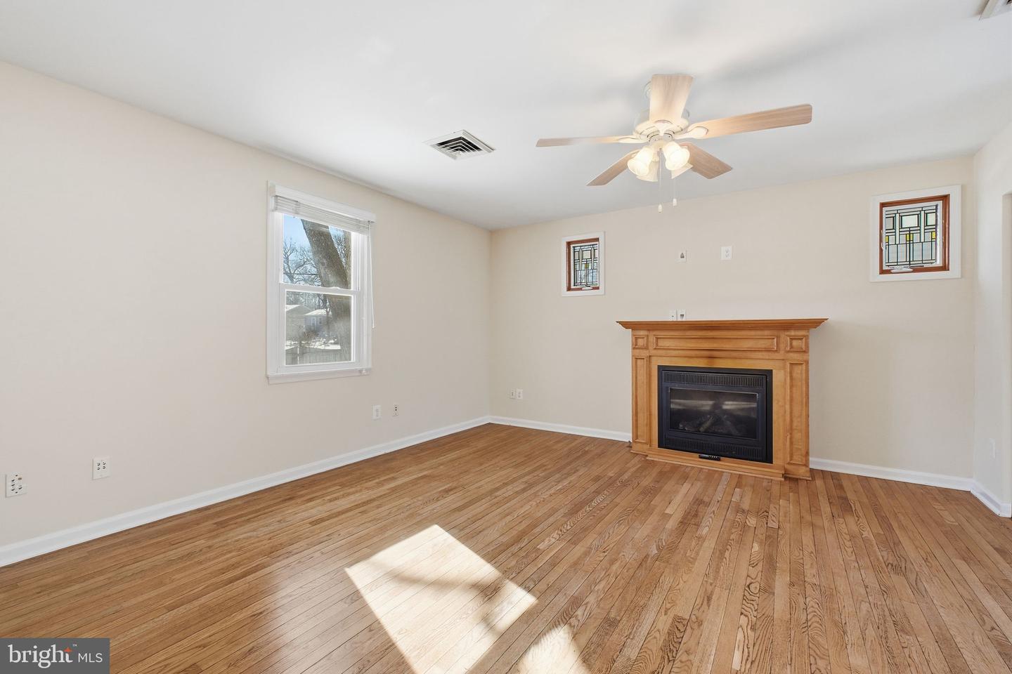 4038 CHESTNUT ST, FAIRFAX, Virginia 22030, 3 Bedrooms Bedrooms, ,2 BathroomsBathrooms,Residential,For sale,4038 CHESTNUT ST,VAFC2007748 MLS # VAFC2007748