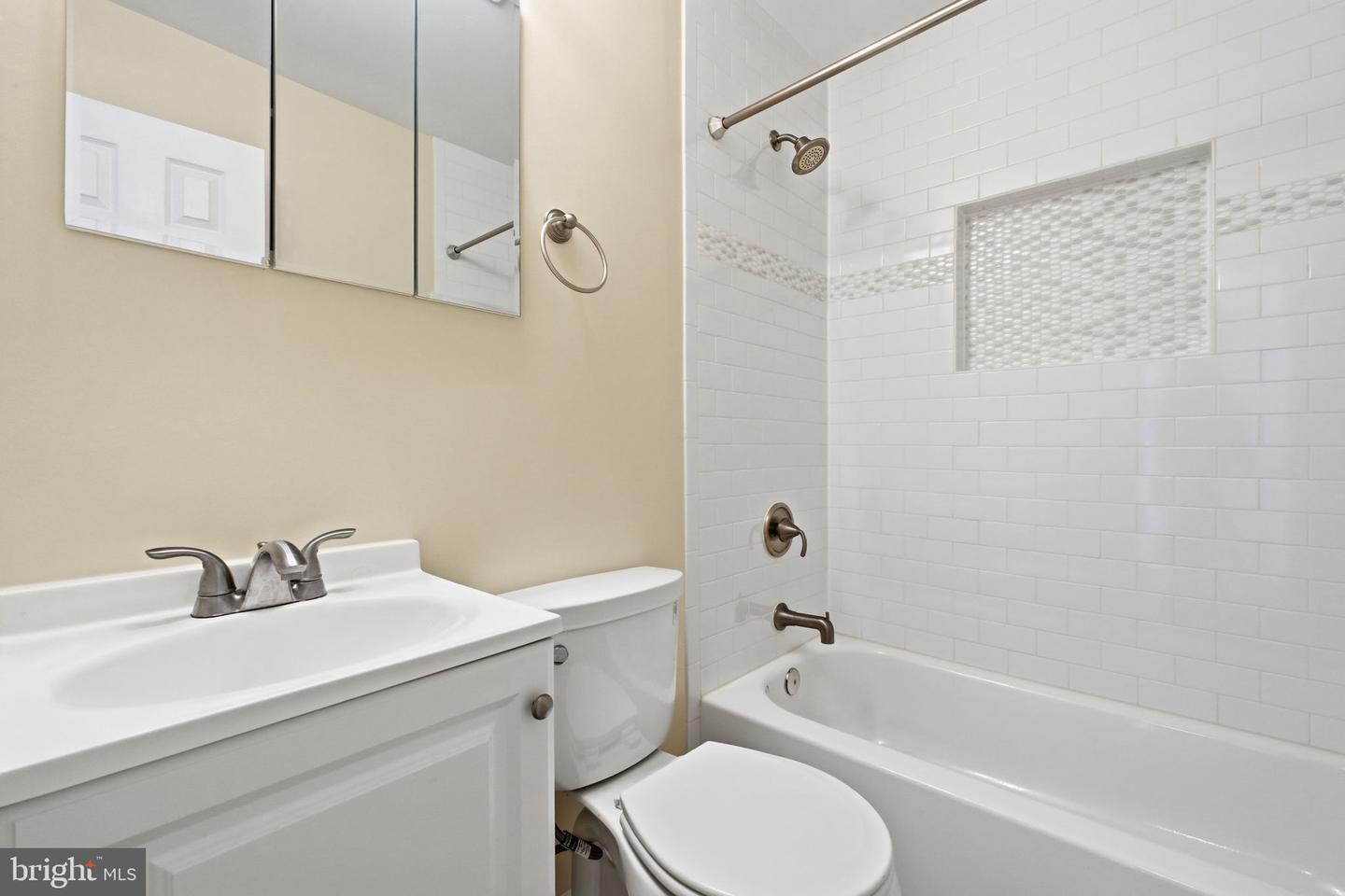 4038 CHESTNUT ST, FAIRFAX, Virginia 22030, 3 Bedrooms Bedrooms, ,2 BathroomsBathrooms,Residential,For sale,4038 CHESTNUT ST,VAFC2007748 MLS # VAFC2007748