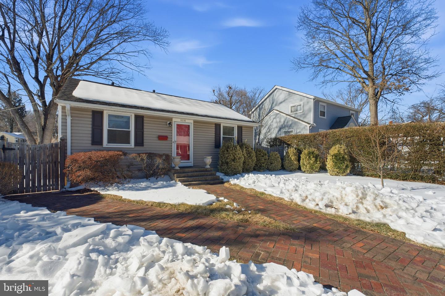 4038 CHESTNUT ST, FAIRFAX, Virginia 22030, 3 Bedrooms Bedrooms, ,2 BathroomsBathrooms,Residential,For sale,4038 CHESTNUT ST,VAFC2007748 MLS # VAFC2007748