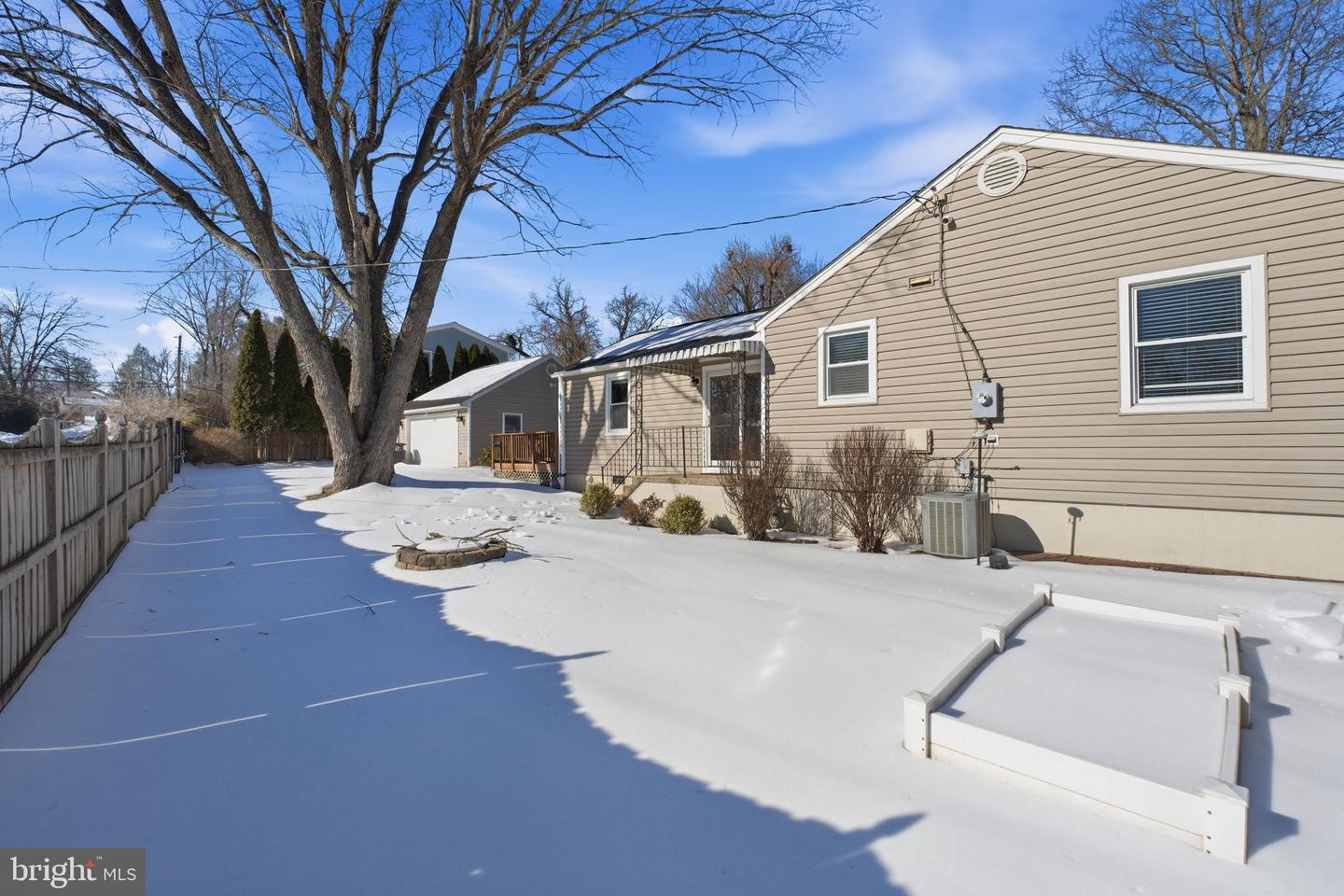 4038 CHESTNUT ST, FAIRFAX, Virginia 22030, 3 Bedrooms Bedrooms, ,2 BathroomsBathrooms,Residential,For sale,4038 CHESTNUT ST,VAFC2007748 MLS # VAFC2007748