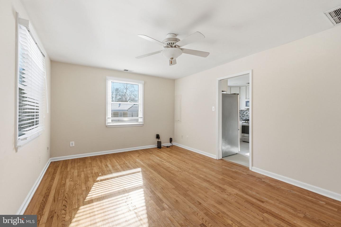 4038 CHESTNUT ST, FAIRFAX, Virginia 22030, 3 Bedrooms Bedrooms, ,2 BathroomsBathrooms,Residential,For sale,4038 CHESTNUT ST,VAFC2007748 MLS # VAFC2007748