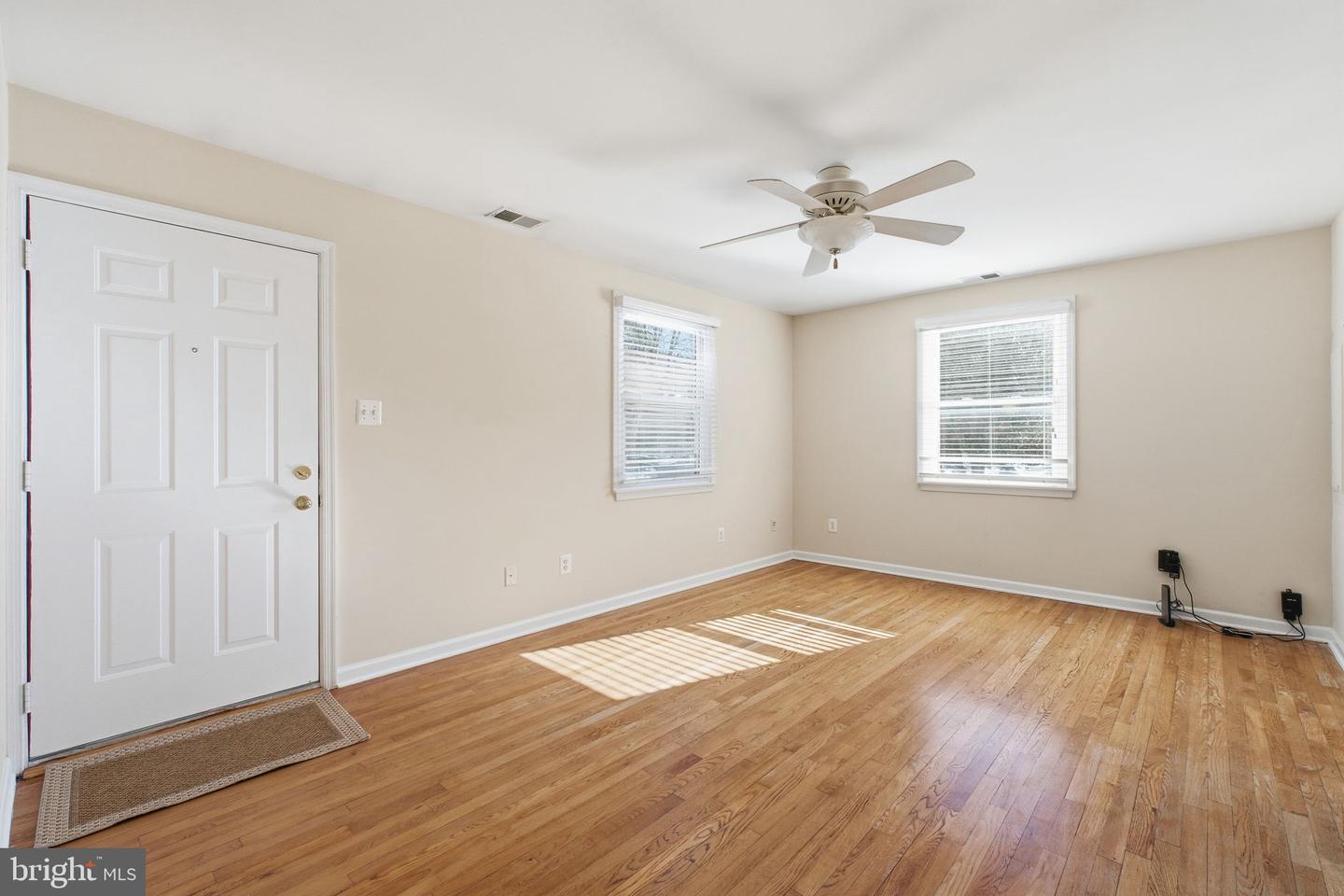 4038 CHESTNUT ST, FAIRFAX, Virginia 22030, 3 Bedrooms Bedrooms, ,2 BathroomsBathrooms,Residential,For sale,4038 CHESTNUT ST,VAFC2007748 MLS # VAFC2007748