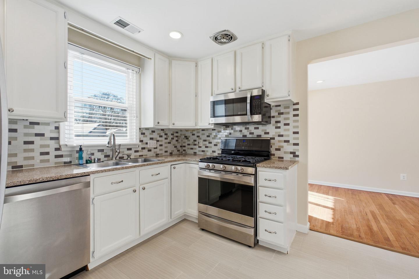 4038 CHESTNUT ST, FAIRFAX, Virginia 22030, 3 Bedrooms Bedrooms, ,2 BathroomsBathrooms,Residential,For sale,4038 CHESTNUT ST,VAFC2007748 MLS # VAFC2007748