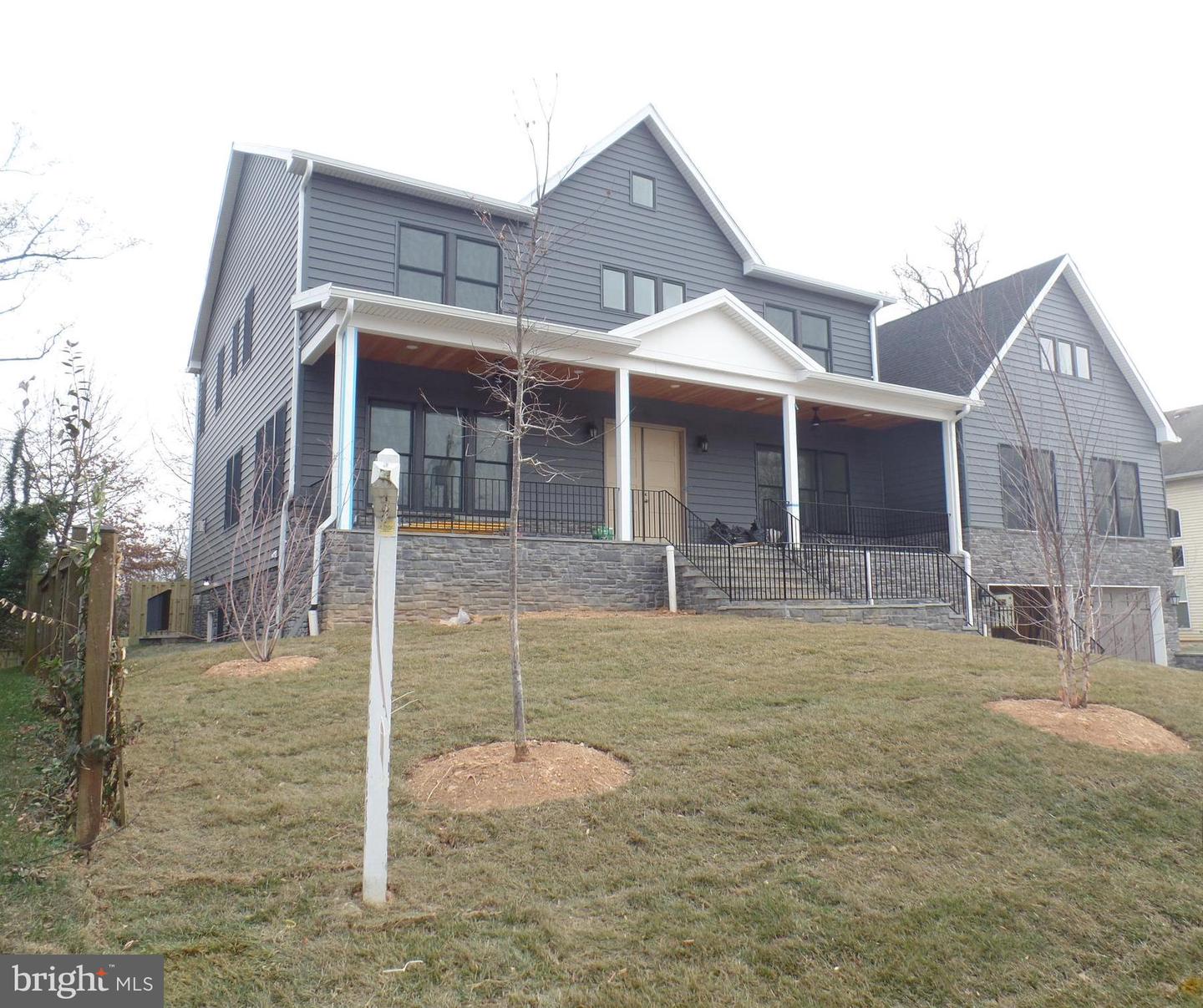 7631 LISLE AVE, FALLS CHURCH, Virginia 22043, 7 Bedrooms Bedrooms, ,7 BathroomsBathrooms,Residential,For sale,7631 LISLE AVE,VAFX2212536 MLS # VAFX2212536