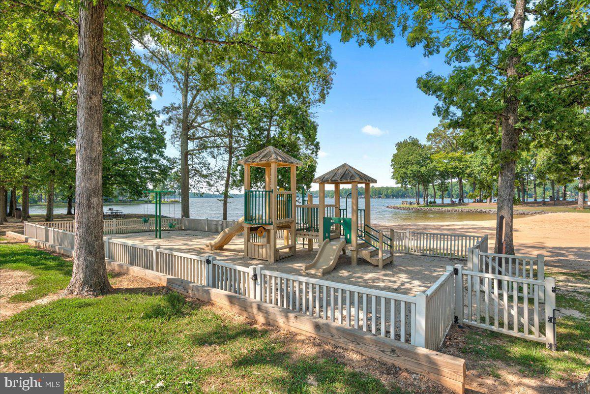 206 LIBERTY BLVD, LOCUST GROVE, Virginia 22508, 3 Bedrooms Bedrooms, ,2 BathroomsBathrooms,Residential,For sale,206 LIBERTY BLVD,VAOR2009750 MLS # VAOR2009750