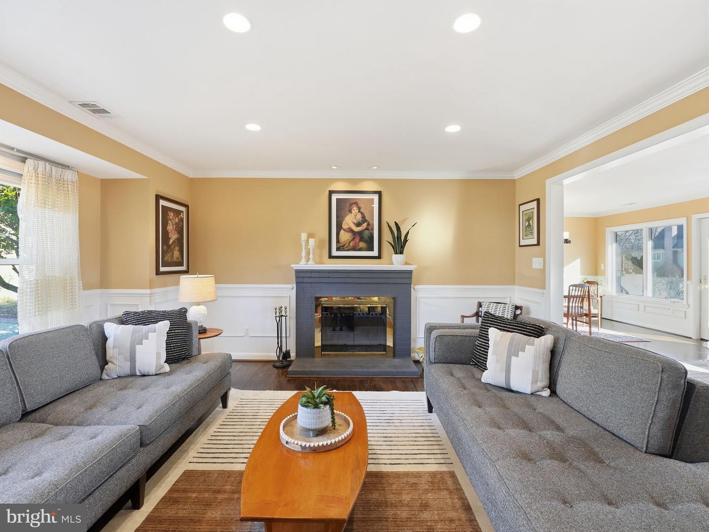 2337 N FILLMORE ST N, ARLINGTON, Virginia 22207, 5 Bedrooms Bedrooms, ,2 BathroomsBathrooms,Residential,For sale,2337 N FILLMORE ST N,VAAR2060928 MLS # VAAR2060928